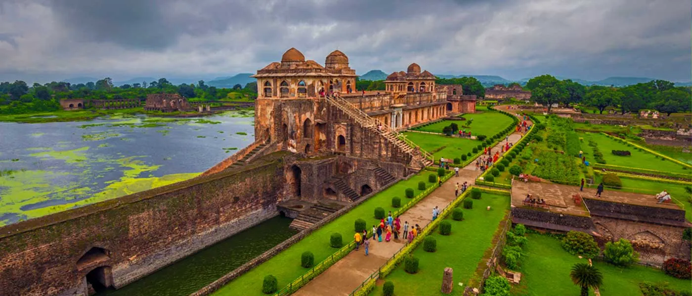 Ujjain to Mandav & Maheshwar Taxi