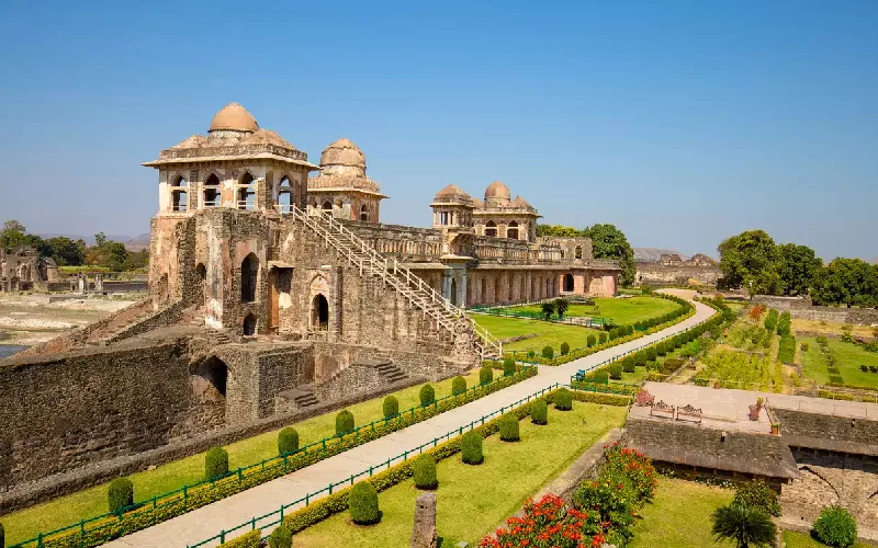 Ujjain to Mandav & Maheshwar Taxi