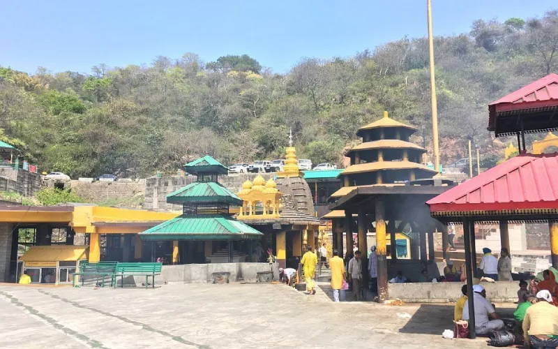 Ujjain to Baglamukhi Taxi